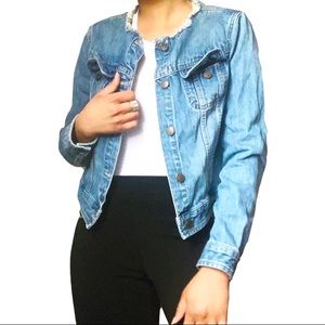 Denim jacket with frayed collar